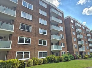 Flat to rent in The Avenue, Branksome, Poole BH13