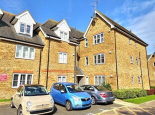 Flat to rent in Wherry Close, Margate CT9