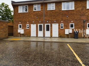 Maisonette to rent in The Street, Long Stratton, Norwich NR15