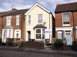 Property to rent in Devizes Road, Salisbury SP2