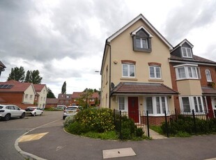 Property to rent in Fir Tree Road, Woodley, Reading RG5
