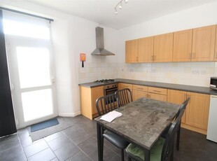 Property to rent in Malefant Street, Cathays, Cardiff CF24