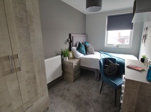 Room to rent in Dulverton Road, Leicester LE3