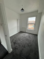 Room to rent in Newlands Road, Middlesbrough TS1