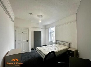 Room to rent in Queen Victoria Road, Burnley BB10