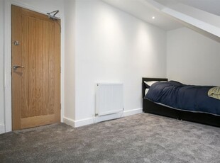 Room to rent in Telford Street, Bensham, Gateshead NE8