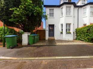 Semi-detached house to rent in Arthur Road, Horsham RH13