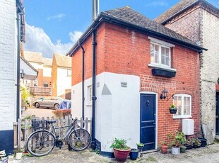 Semi-detached house to rent in Austins Place, Hemel Hempstead, Hertfordshire HP2
