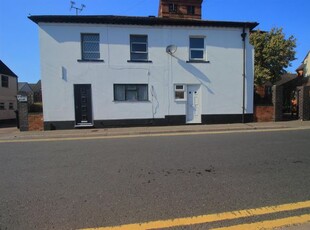 Semi-detached house to rent in Brick Kiln Street, Evesham WR11