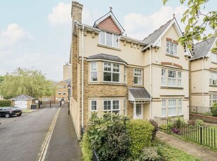 Semi-detached house to rent in Kings Road, Richmond TW10