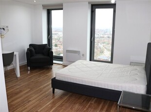 Studio to rent in Media City, Michigan Point Tower A, 9 Michigan Avenue, Salford M50