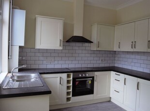 Terraced house to rent in Linden Street, Mansfield, Nottinghamshire NG19