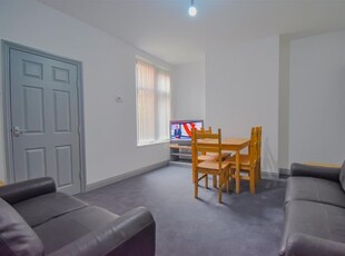 Terraced house to rent in Raddlebarn Road, Selly Oak, Birmingham B29