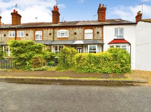 Terraced house to rent in Thames Avenue, Pangbourne, Reading, Berkshire RG8