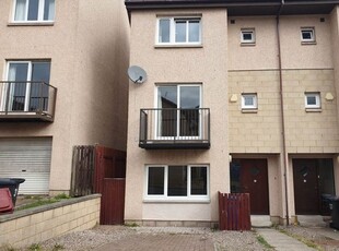 Town house to rent in Larch Street, Dundee DD1