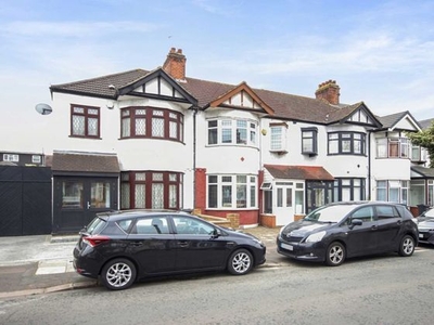 3 bedroom terraced house for sale Ilford, IG1 2QF