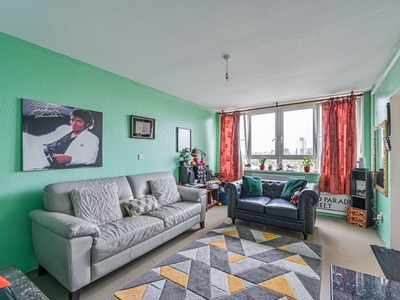 Flat in Clapham Road, SW9, Brixton, SW9