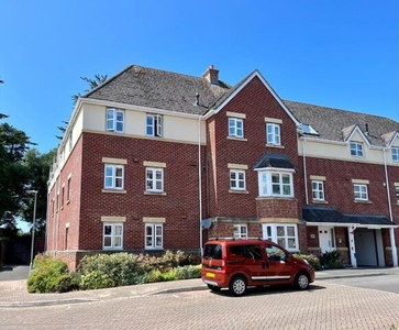 2 Bedroom Apartment For Sale In Minehead, Somerset