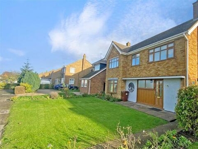 3 Bedroom Detached House For Sale In Halfway, Sheerness