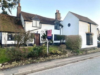 3 Bedroom Detached House For Sale In Luton