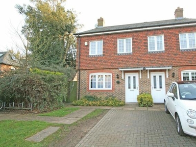 3 Bedroom End Of Terrace House For Rent In Bromley