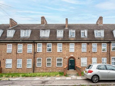 3 Bedroom Flat For Sale In Catford, London