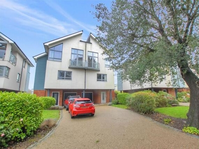 3 Bedroom Semi-detached House For Sale In Hythe