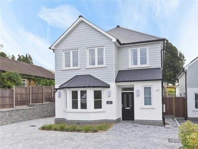 4 Bedroom Detached House For Rent In Leatherhead, Surrey