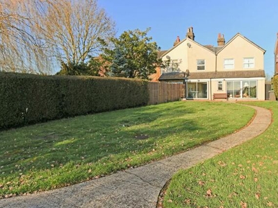 4 Bedroom Semi-detached House For Sale In Upshire, Waltham Abbey