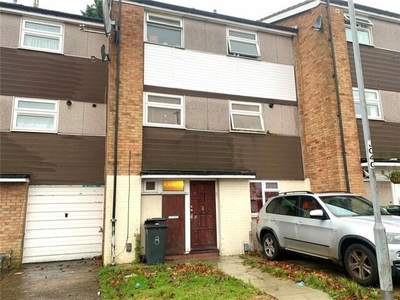 4 Bedroom Town House For Sale In Luton