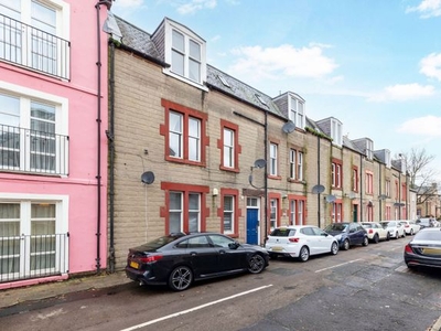 Flat for sale in 3E Balcarres Place, Musselbugh EH21
