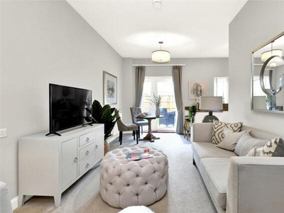 1 Bedroom Flat For Sale In Weybridge, Surrey