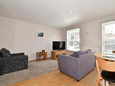1 Bedroom Ground Floor Flat For Sale In Crawley