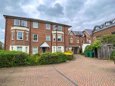 2 Bedroom Apartment For Sale In East Molesey