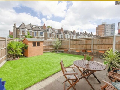 2 Bedroom Apartment For Sale In Park Gate, London