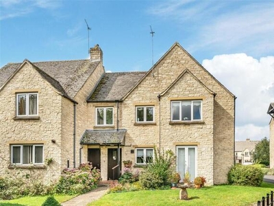 2 Bedroom Apartment For Sale In Witney, Oxfordshire