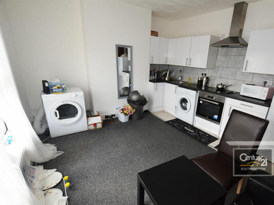 2 Bedroom Flat For Rent In Portswood Road, Southampton