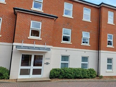 2 Bedroom Flat For Sale In Knowle, Fareham