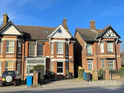 2 Bedroom Maisonette For Sale In Poole
