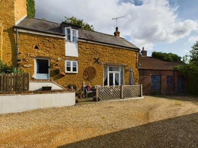2 Bedroom Semi-detached House For Sale In Market Harborough, Leicestershire