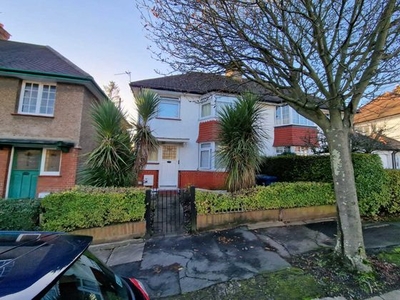 4 bedroom semi-detached house for sale Hendon, NW4 2PG