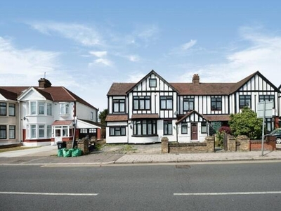 5 Bedroom Semi-detached House For Sale In Ilford