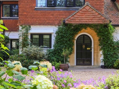 6 Bedroom Detached House For Sale In St George's Hill, Weybridge