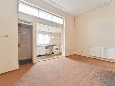 Flat in Christchurch Road, Tulse Hill, SW2