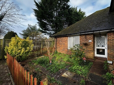 1 bedroom bungalow for sale in Springfield Gardens, Worthing, West Sussex, BN13 2DF, BN13