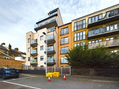 1 Bedroom Penthouse For Sale In Walthamstow, London