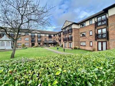 1 bedroom retirement property for sale in Ravenscourt, Sawyers Hall Lane, Brentwood, CM15