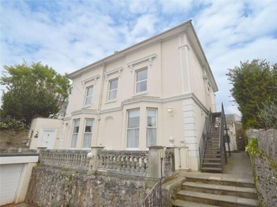 2 Bedroom Apartment For Rent In 123 New Road, Brixham