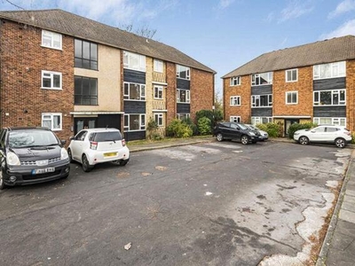 2 Bedroom Apartment For Sale In Winchmore Hill Road