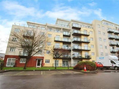 2 Bedroom Flat For Sale In Southsea, Hampshire